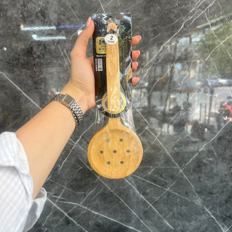کفگیر چوبی ساده